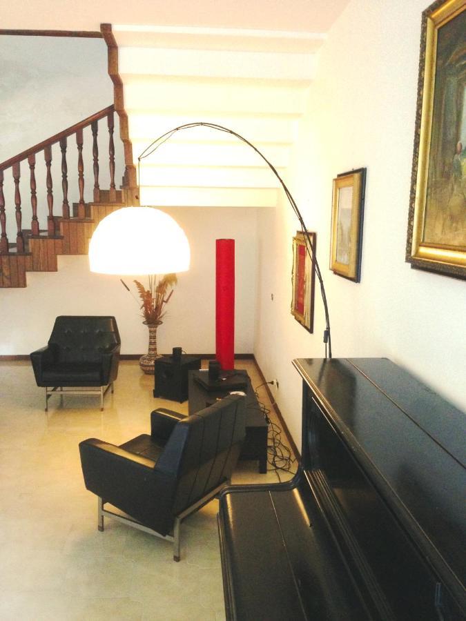 B&B Hollywood Olivadi 外观 照片
