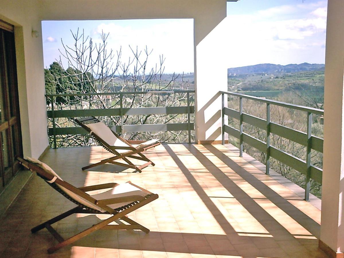 B&B Hollywood Olivadi 外观 照片