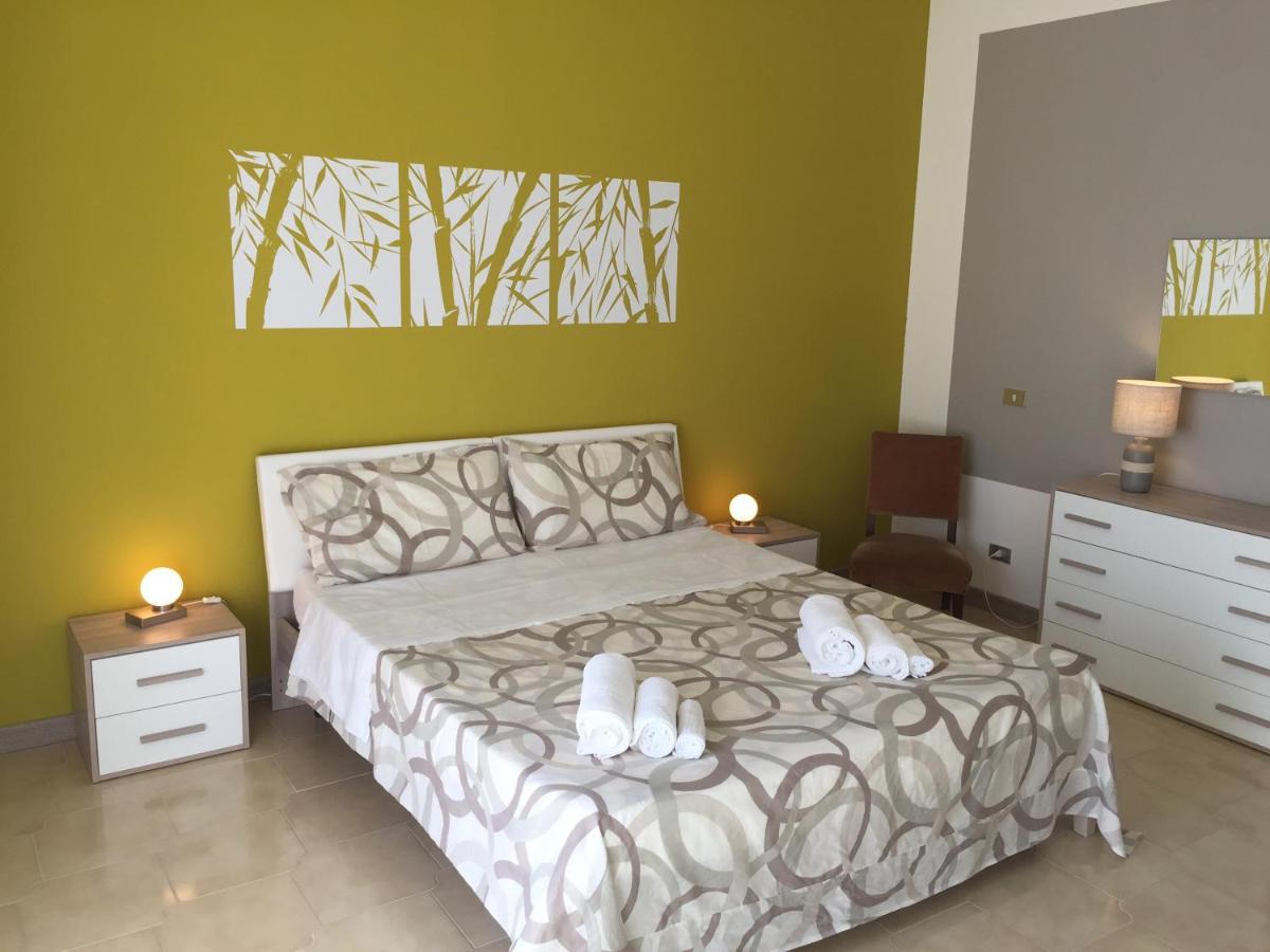 B&B Hollywood Olivadi 外观 照片
